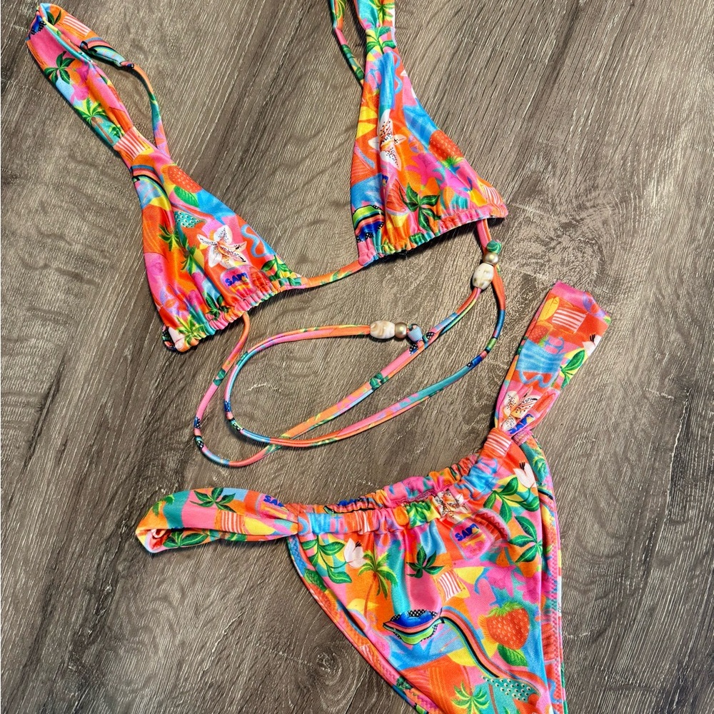 Kulani Kinis bikini